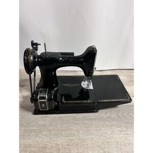 VTG 1957 Singer 221 Featherweight Sewing Machine with Case & Accessories Working